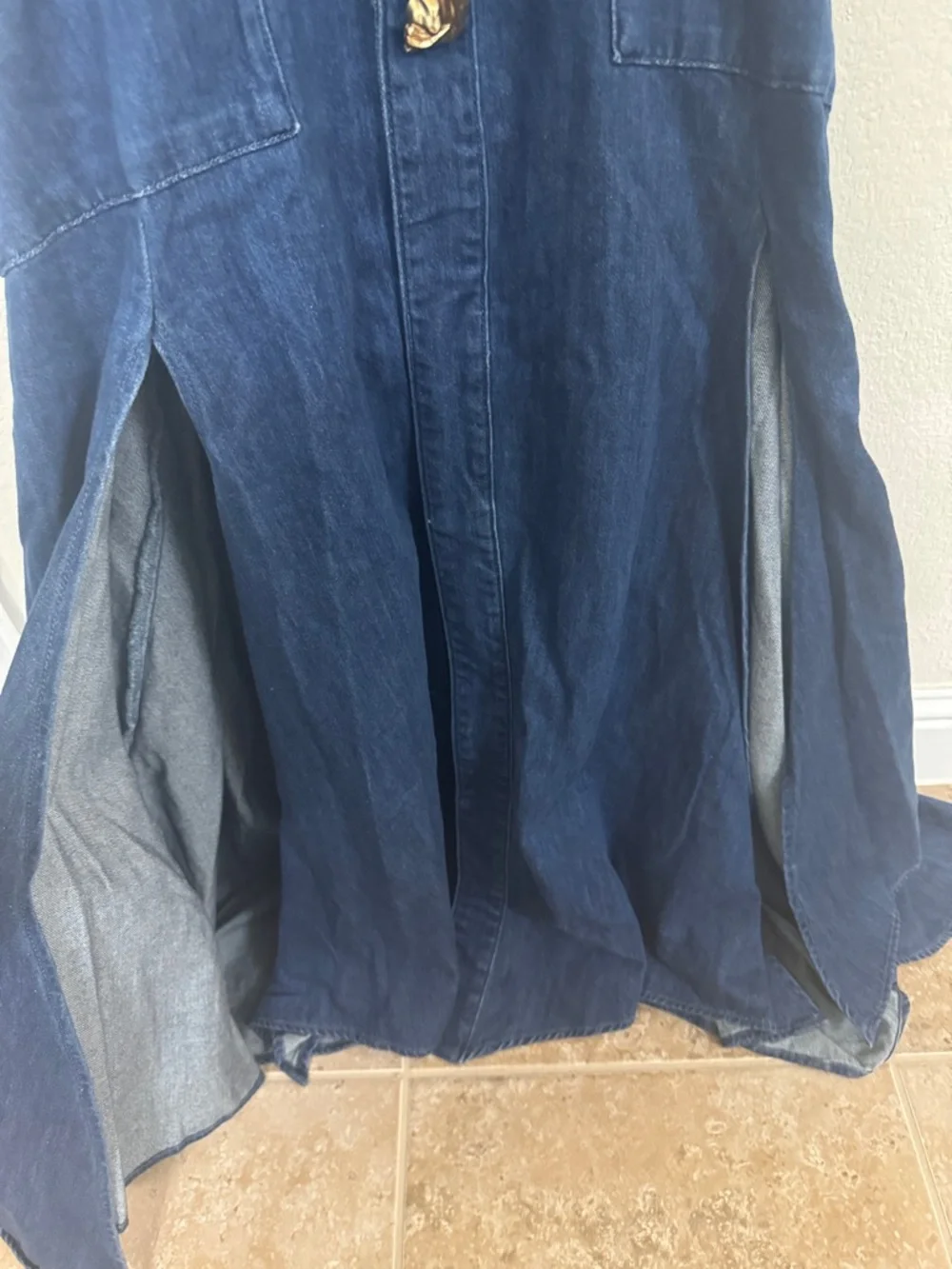 Urban Revivo Denim Maxi Shirt Dress with Gold-Tone Button Accents - Picture 4 of 5